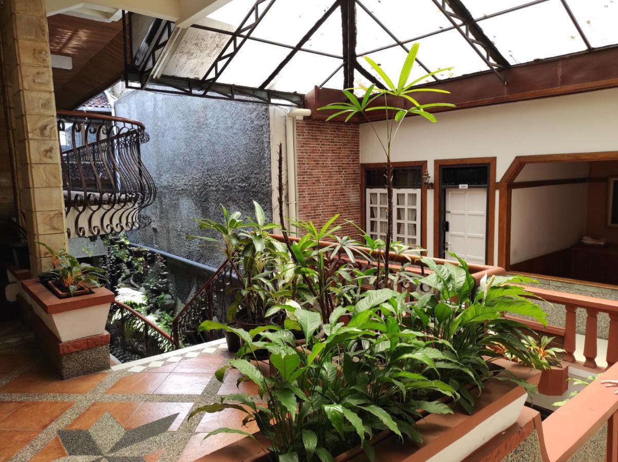 Arwiga Hotel Bandung Exterior foto