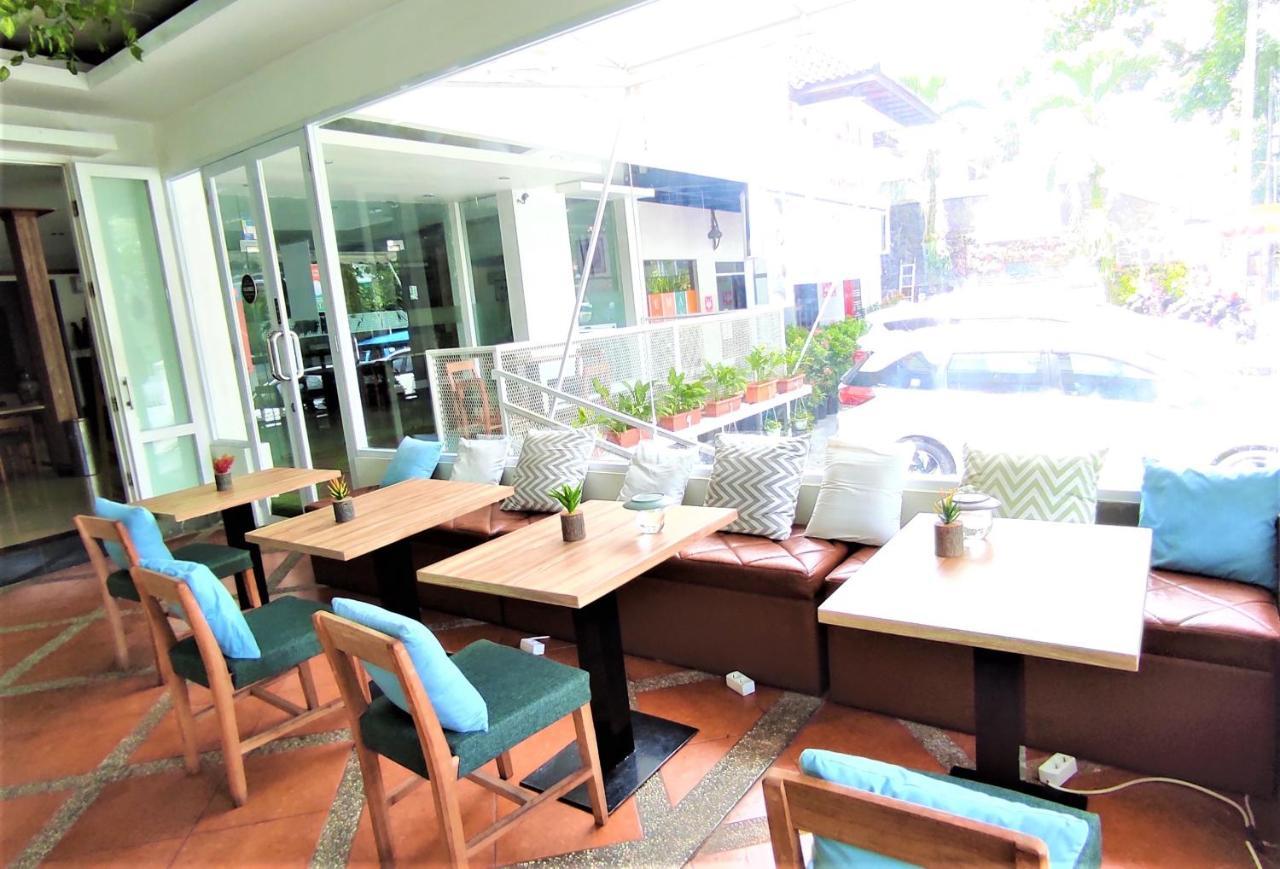 Arwiga Hotel Bandung Exterior foto